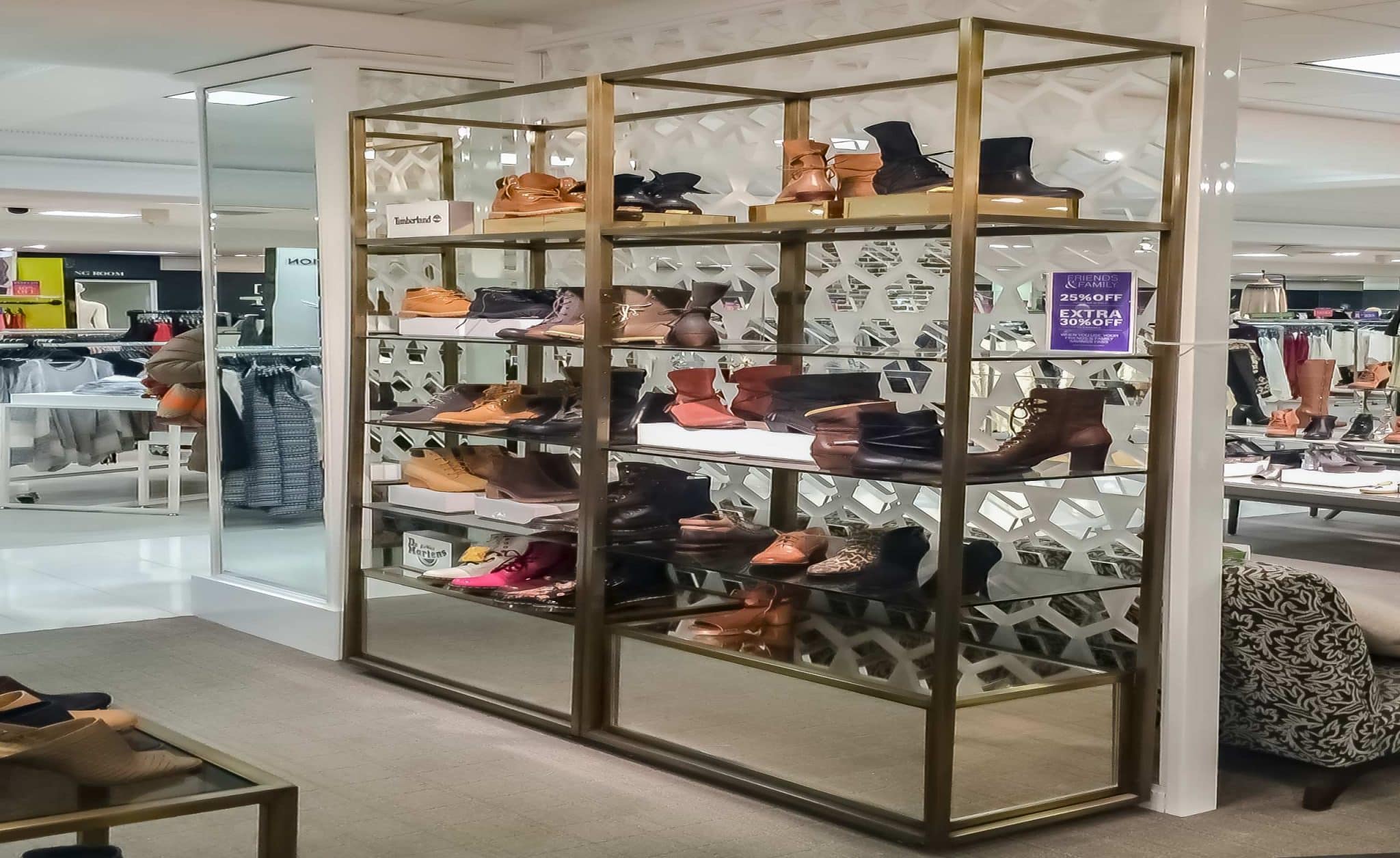 Free-Standing-Display---Lord-&-Taylor-p2