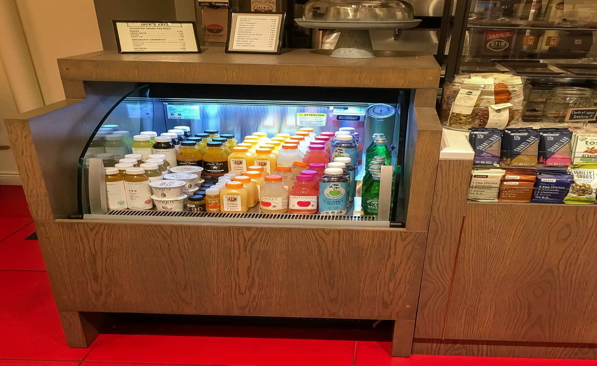 VMI-Hospitality-DisplayCases-4