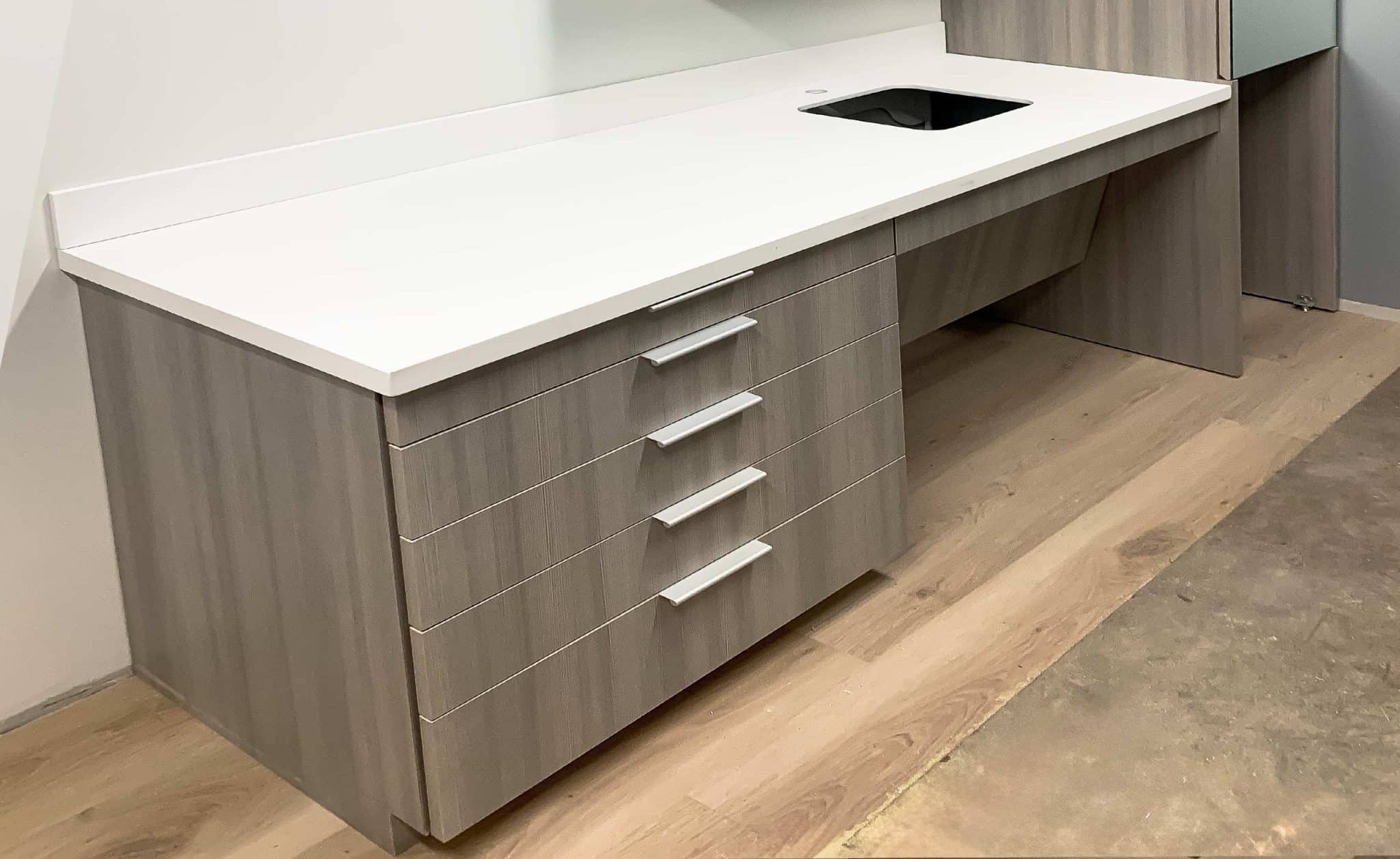 VMI-Industries-Heathcare-CustomCabinetry -4